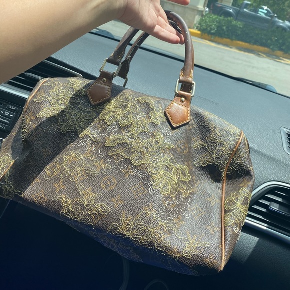 Louis Vuitton
Limited Lace Brown Coated Satchel - Picture 2 of 9